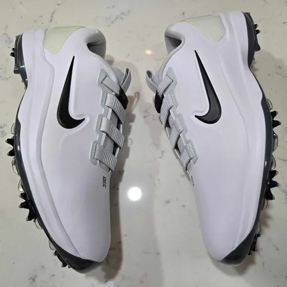 Nike Tiger Wood Golf Spiked White Shoes