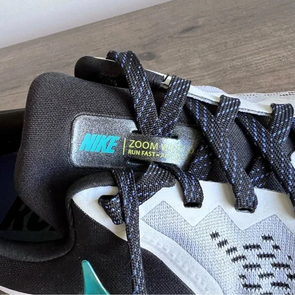 Nike Zoom Winflo 6 Hyper Jade Gray Women's Sneaker Size 11 #760
