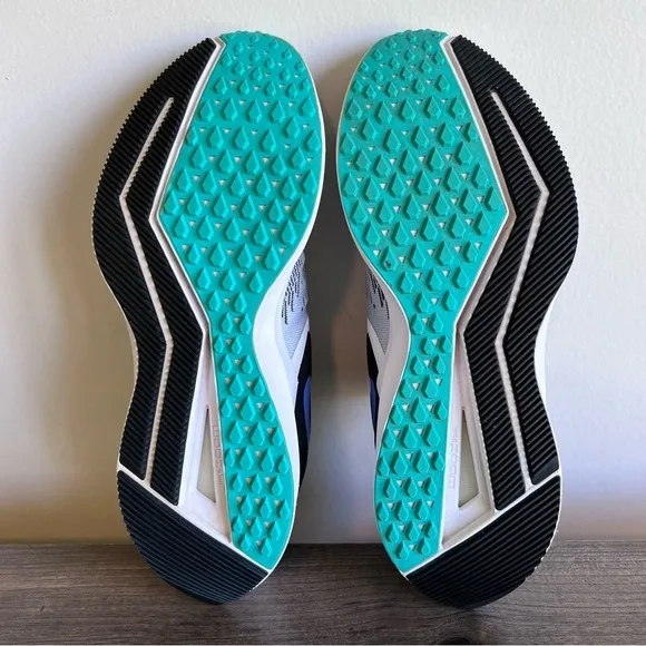 Nike Zoom Winflo 6 Hyper Jade Gray Women's Sneaker Size 11 #760