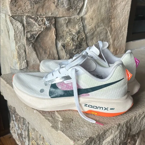 Nike ZoomX Running Shoes - White and Pink-size 12
