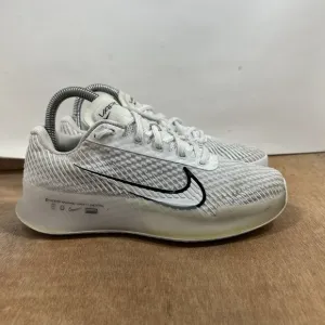 NikeCourt Air Zoom Vapor 11 Women Size 6 White Black Womens Tennis Shoe Sneaker