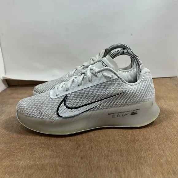 NikeCourt Air Zoom Vapor 11 Women Size 6 White Black Womens Tennis Shoe Sneaker