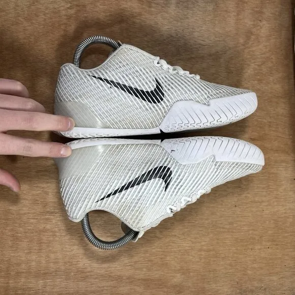 NikeCourt Air Zoom Vapor 11 Women Size 6 White Black Womens Tennis Shoe Sneaker