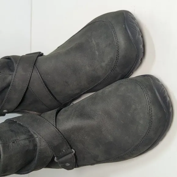 Northface Camryn II Tall black leather boot women's size 7 EU 38