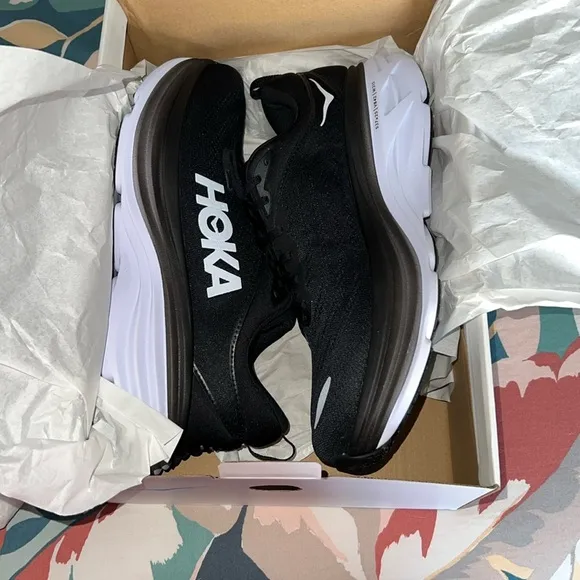 NWB HOKA BONDI 8 MEN SIZE 12 2E WIDE