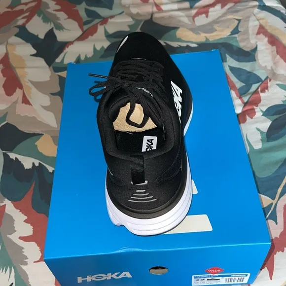 NWB HOKA BONDI 8 MEN SIZE 12 2E WIDE