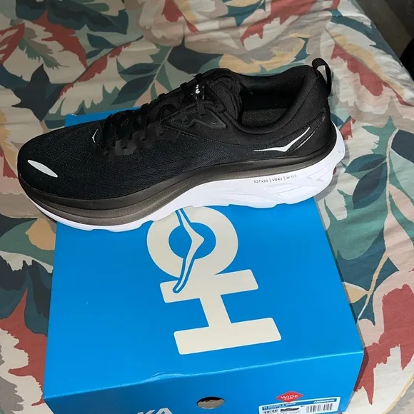 NWB HOKA BONDI 8 MEN SIZE 12 2E WIDE