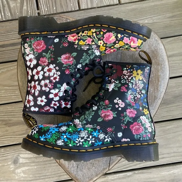 NWOB Dr. Martens 1460 Pascal Floral Mash Up Leather Lace Up Boots Women's Size 6