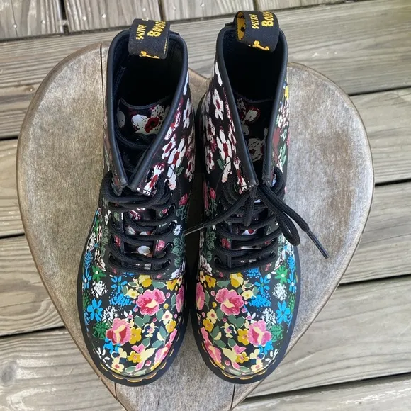 NWOB Dr. Martens 1460 Pascal Floral Mash Up Leather Lace Up Boots Women's Size 6