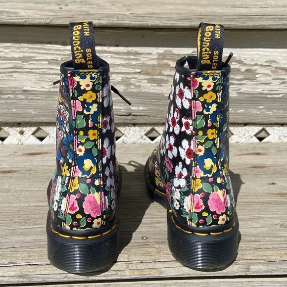NWOB Dr. Martens 1460 Pascal Floral Mash Up Leather Lace Up Boots Women's Size 6