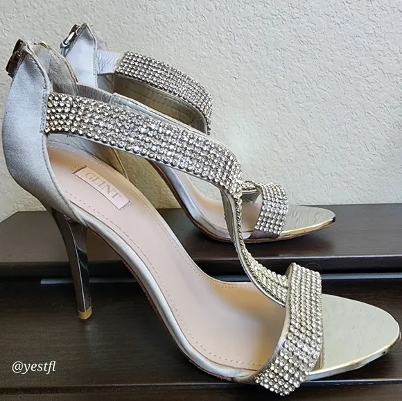 NWOB Glint Devyn Rhinestone Embellished Silver Tone Heels 7.5