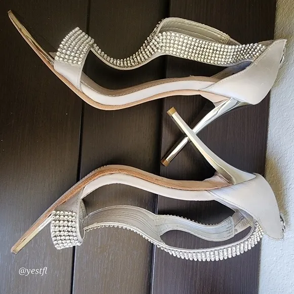 NWOB Glint Devyn Rhinestone Embellished Silver Tone Heels 7.5