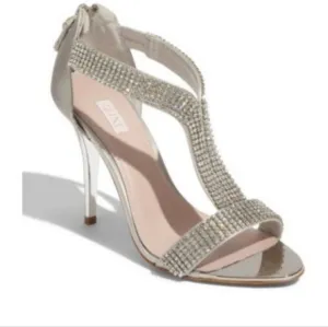 NWOB Glint Devyn Rhinestone Embellished Silver Tone Heels 7.5