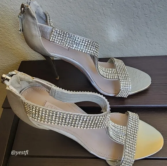 NWOB Glint Devyn Rhinestone Embellished Silver Tone Heels 7.5