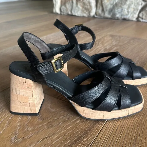 NWOB Paul Green Tina Sandal in Black Leather