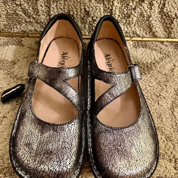 NWOB Women's Alegria JIL-752 Jill Silver Distressed Mary Janes Shoes 40 W 10 W