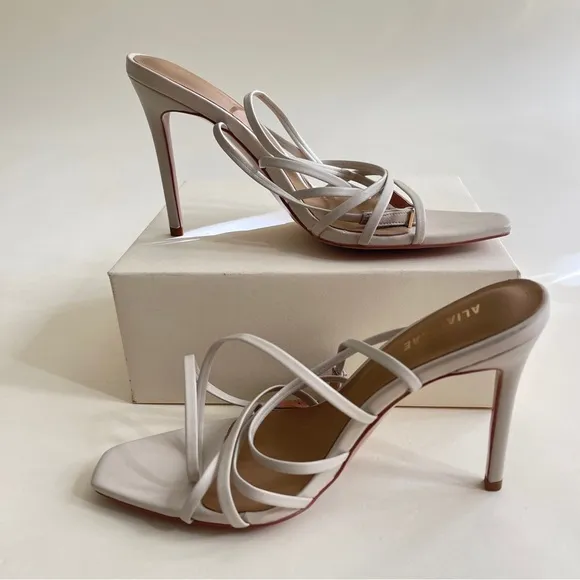 NWOT Alias Mae Isabelle Heel in Bone Cream Strappy Sandal