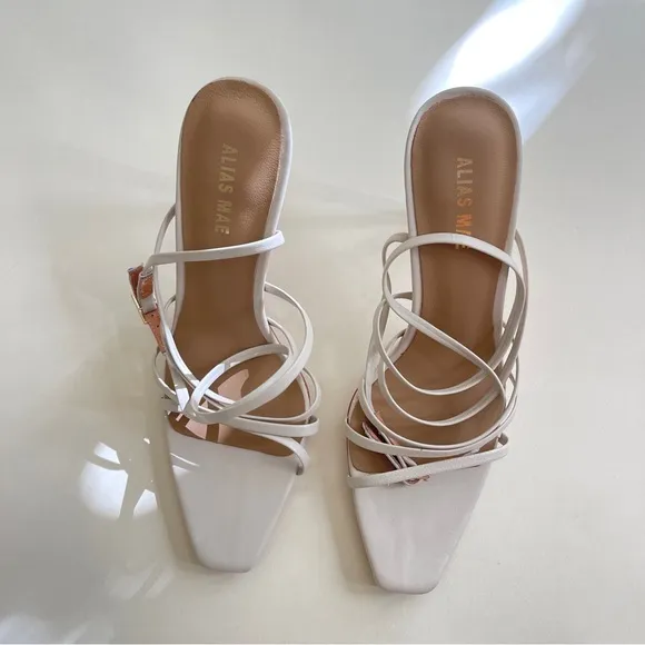 NWOT Alias Mae Isabelle Heel in Bone Cream Strappy Sandal