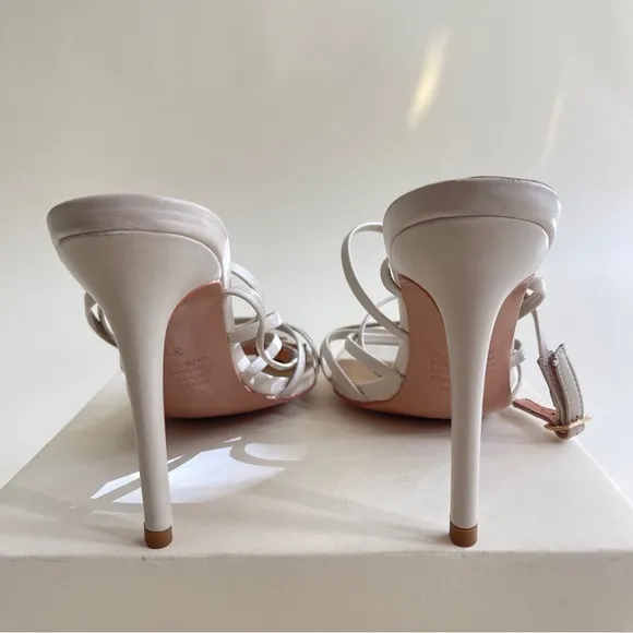 NWOT Alias Mae Isabelle Heel in Bone Cream Strappy Sandal