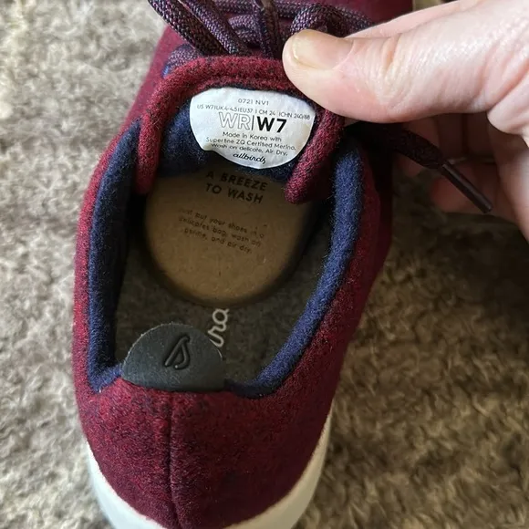 NWOT Allbirds Wool Runners Womens Shoes Maroon/Navy Size 7
