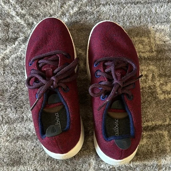 NWOT Allbirds Wool Runners Womens Shoes Maroon/Navy Size 7
