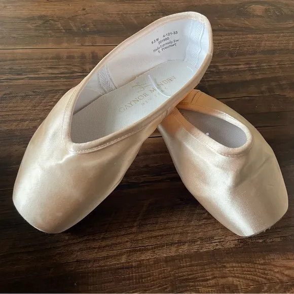 NWOT GAYNOR MINDEN Pointe Shoe Bundle