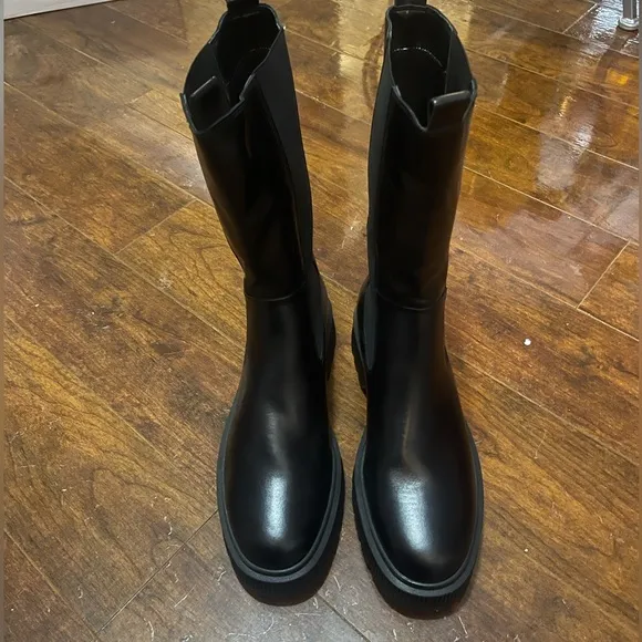NWOT Kurt Geiger London Women’s Stint Black Leather Chelsea Boots Sz 40