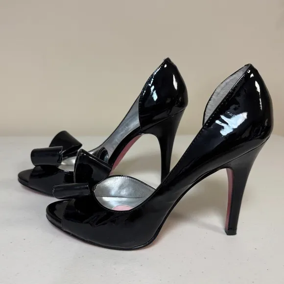 NWOT PARIS HILTON Stiletto Heel Shoes 8.5 Black Patent Leather Bow Peep Toe Pump