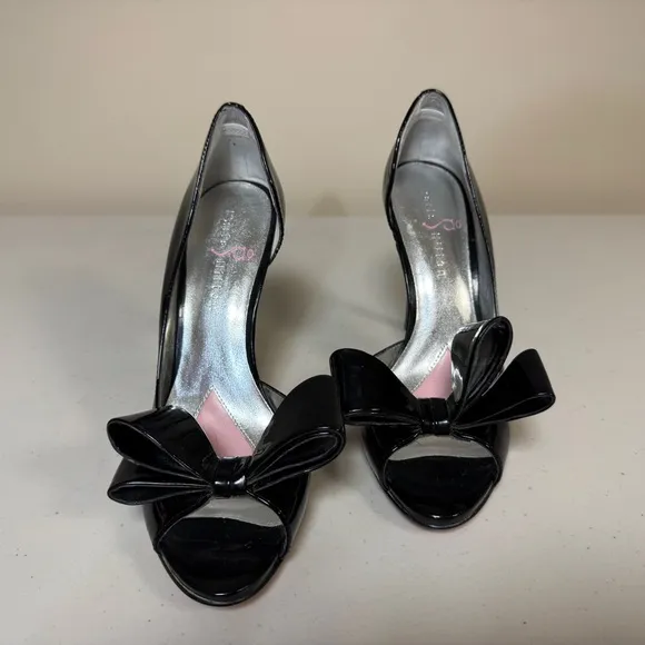 NWOT PARIS HILTON Stiletto Heel Shoes 8.5 Black Patent Leather Bow Peep Toe Pump