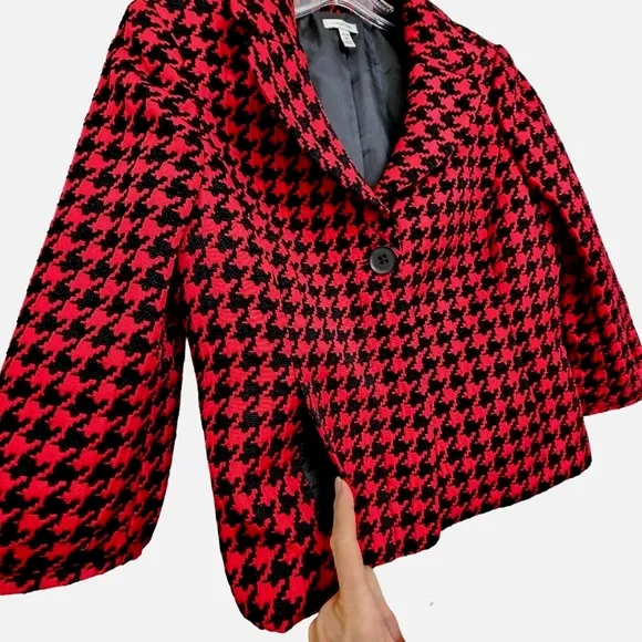 Nwot Semantiks Red/Black Three Quarter Sleeve Collared Houndstooth Crop Jacket