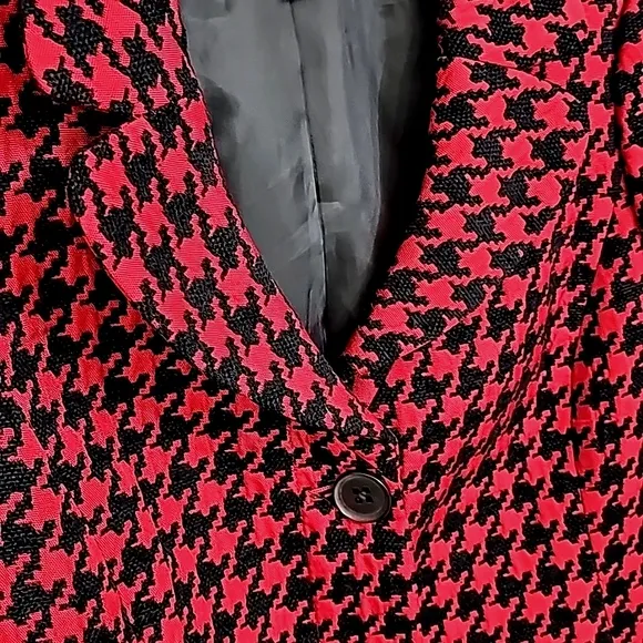 Nwot Semantiks Red/Black Three Quarter Sleeve Collared Houndstooth Crop Jacket