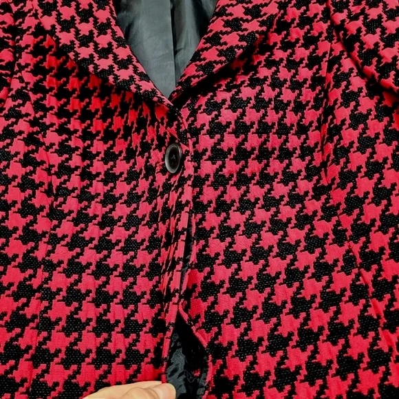 Nwot Semantiks Red/Black Three Quarter Sleeve Collared Houndstooth Crop Jacket