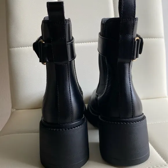 NWOT Steve Madden Gates Ankle Boots