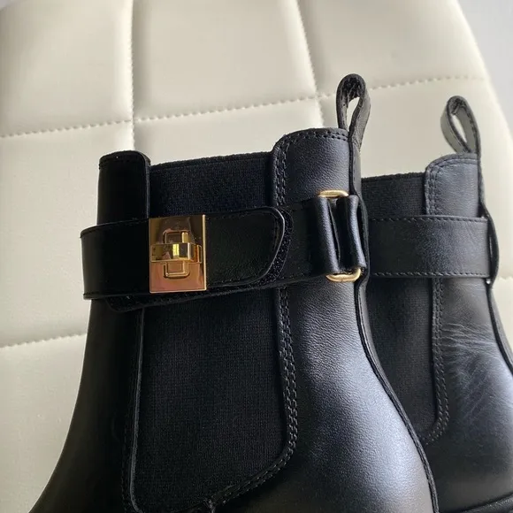NWOT Steve Madden Gates Ankle Boots