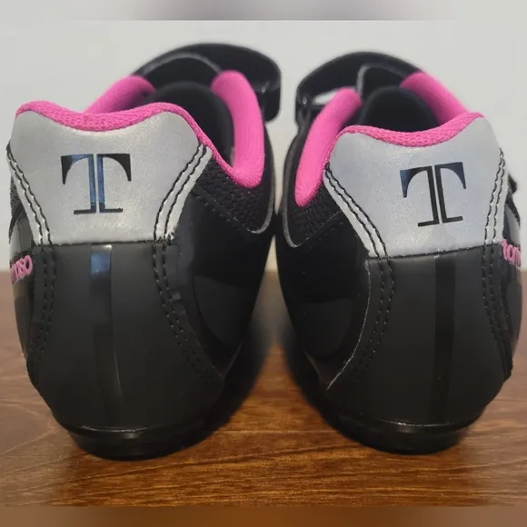 NWOT Tommaso Cycling Shoes With Cleats Size 7 Women's Black/Pink