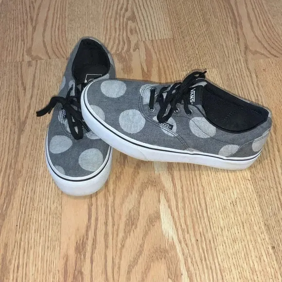 NWOT two tone gray polka dot Vans Doheny platform shoes size 8