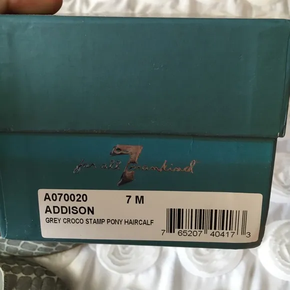 NWT  7 For All Mankind flat shoes