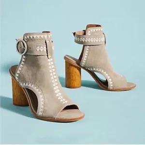 NWT Anthropologie Bernardo Harper Embroidered heels size 7.5