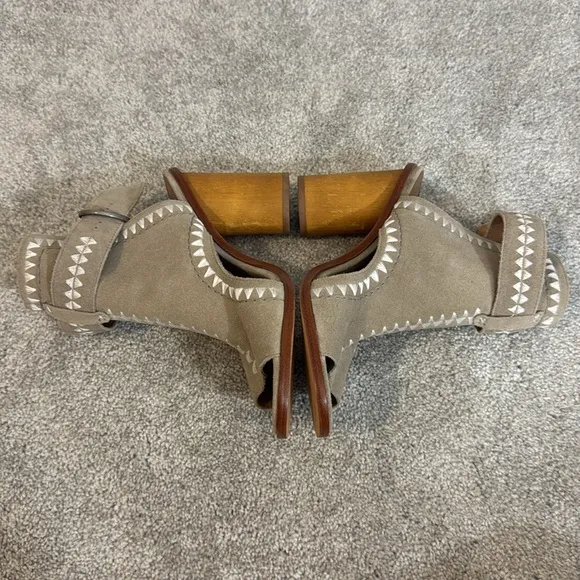 NWT Anthropologie Bernardo Harper Embroidered heels size 7.5
