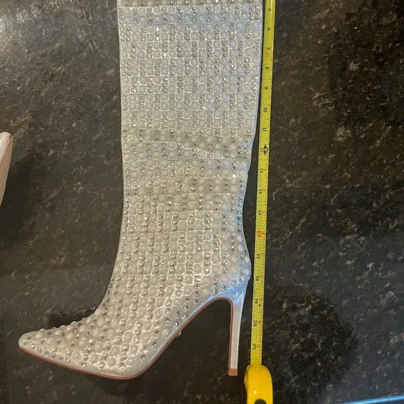 NWT Azalea Wang Lynlee Silver Rhinestone Pearl Knee High Stiletto Boot Size 7.5