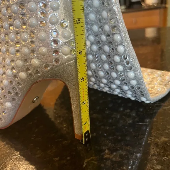 NWT Azalea Wang Lynlee Silver Rhinestone Pearl Knee High Stiletto Boot Size 7.5