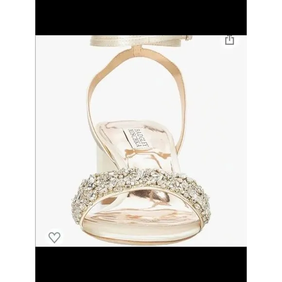 NWT BADGLEY MISCHKA Womens Ivory Beige Jada Toe Block Heel Sandals Shoes 8