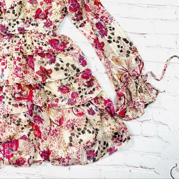 •NWT🤩 |•FREE PEOPLE•| Pretty, Flirty, Floral Tiered Dress Size Small🌺