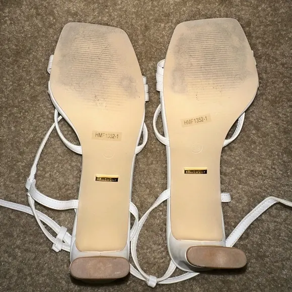 NWT HELLO MOLLY STRAP WHITE HEELS 3&quot;