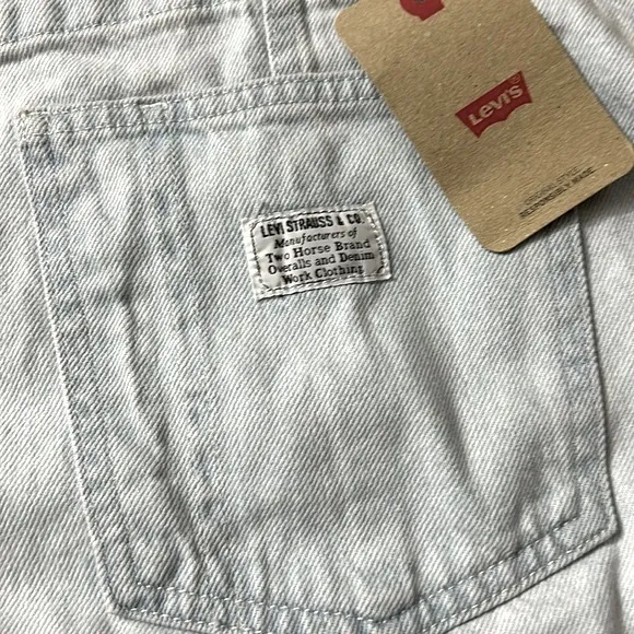 NWT Levi’s Light Wash Vintage Style Overall, Size Large