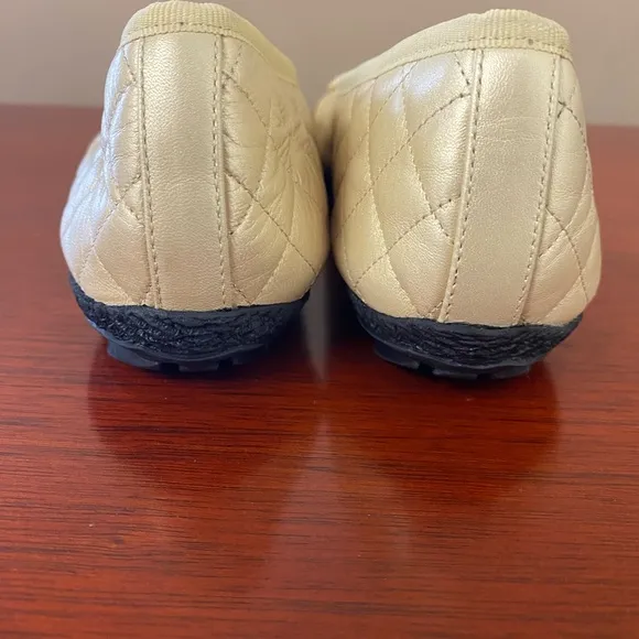 NWT Paul Mayer cozy quilted ballet flat gold of Sz 7.5