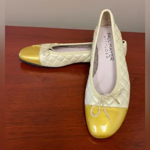 NWT Paul Mayer cozy quilted ballet flat gold of Sz 7.5