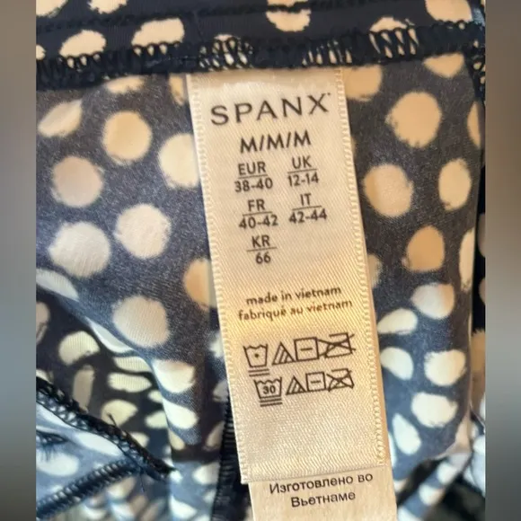 NWT Spanx Navy Blue Painted Dot Sunshine 10” Women’s Shorts, Size Medium