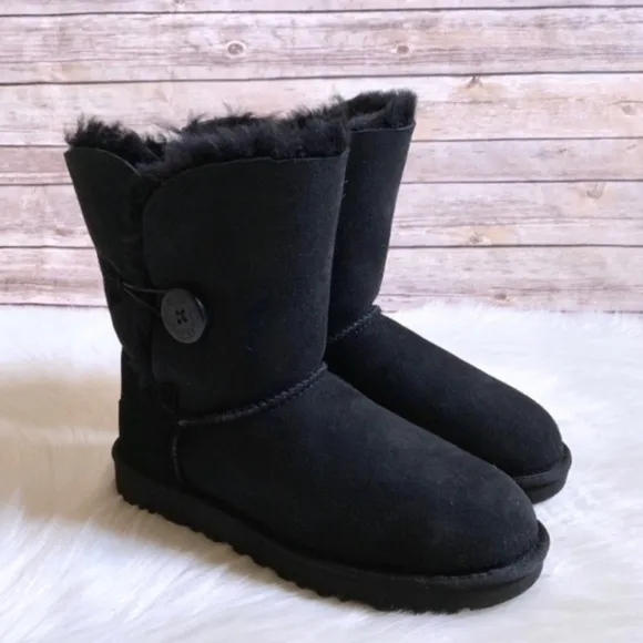 NWT Women's UGG Bailey Button II Boots NO BOX