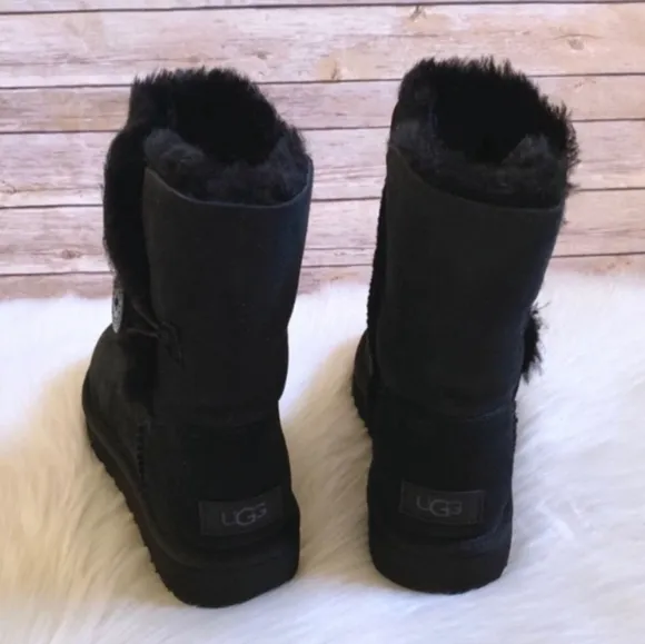 NWT Women's UGG Bailey Button II Boots NO BOX